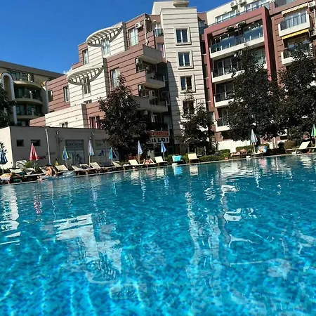 Cozy In The Center Of Sunny *